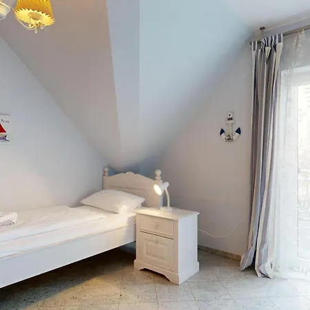 Ferienhaus Strandnahes Mit Terrasse, Strandamsel, Binz