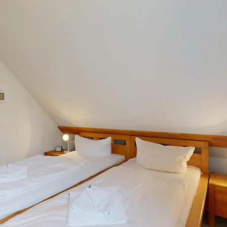 Strandnahes Mit Terrasse, Strandamsel, ビンツ