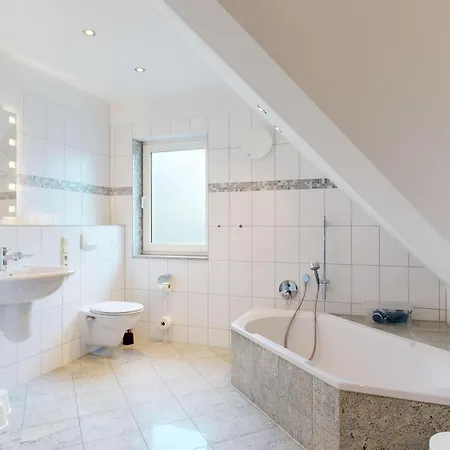 Strandnahes Mit Terrasse, Strandamsel, 別荘