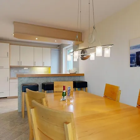 Strandnahes Mit Terrasse, Strandamsel, Ferienhaus