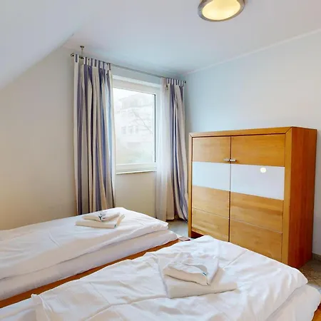 Ferienhaus Strandnahes Mit Terrasse, Strandamsel, *