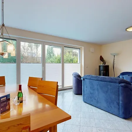 Ferienhaus Strandnahes Mit Terrasse, Strandamsel,