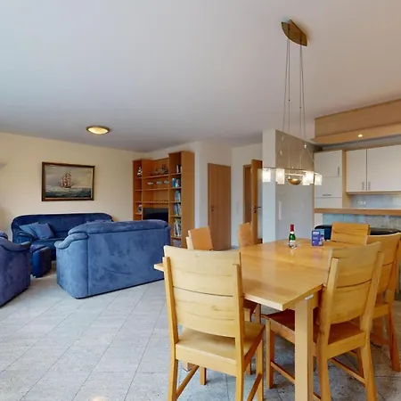 Strandnahes Mit Terrasse, Strandamsel, 別荘 ビンツ