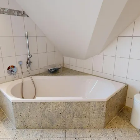 Strandnahes Mit Terrasse, Strandamsel, Binz