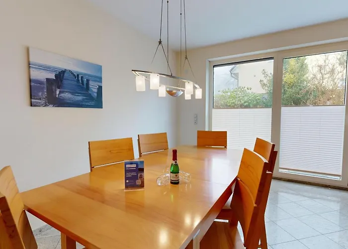 Strandnahes Mit Terrasse, Strandamsel, Holiday home Binz